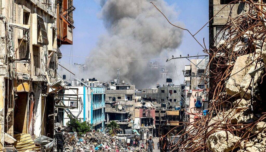 ادامه حملات هوایی و زمینی رژیم صهیونیستی به غزه و کرانه باختری