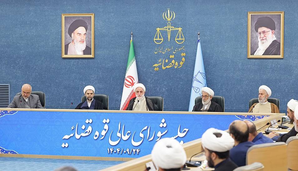رئیس قوه قضائیه: مراقب باشیم ناخواسته در زمین دشمن بازی نکنیم