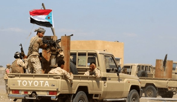 ابوظبی حلقه نفوذش را تکمیل کرد؛ تصرف بندر راهبردی یمن در مرز عمان