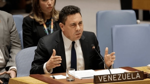 دیپلمات ونزوئلایی: آمریکا بزرگترین عملیات اخاذی را انجام می‌دهد