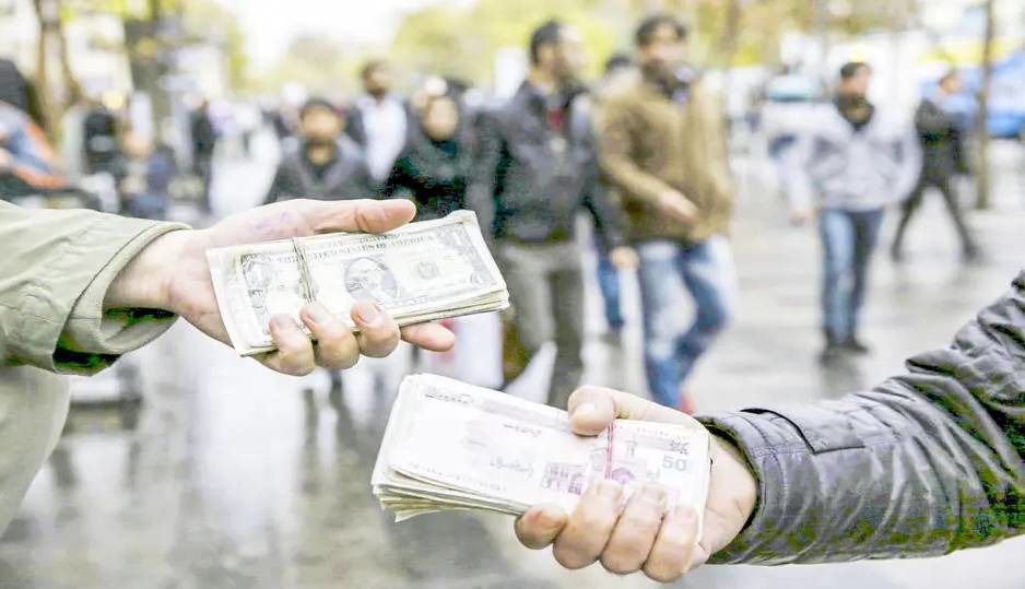 مردم زیر بار دلار