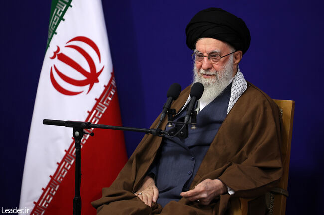 رهبر انقلاب: نامه آیت‌الله میلانی به امام خمینی(ره) در سال ۴۳ یک سند معتبر تاریخی است