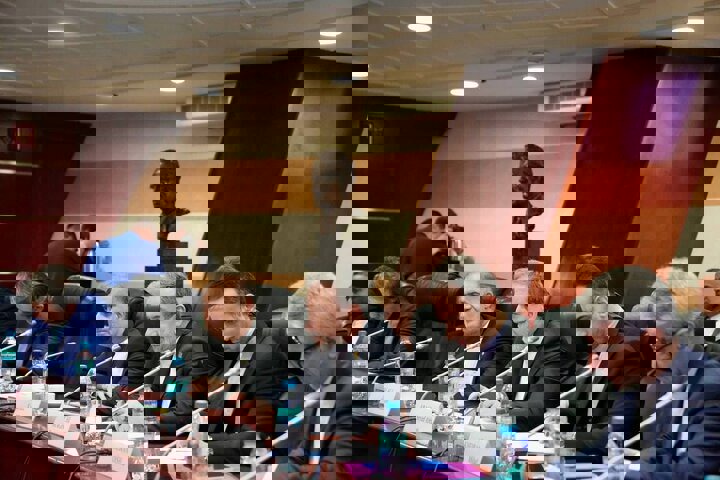 عراقچی: در حال مذاکره با روسیه برای فازهای بعدی نیروگاه بوشهر هستیم