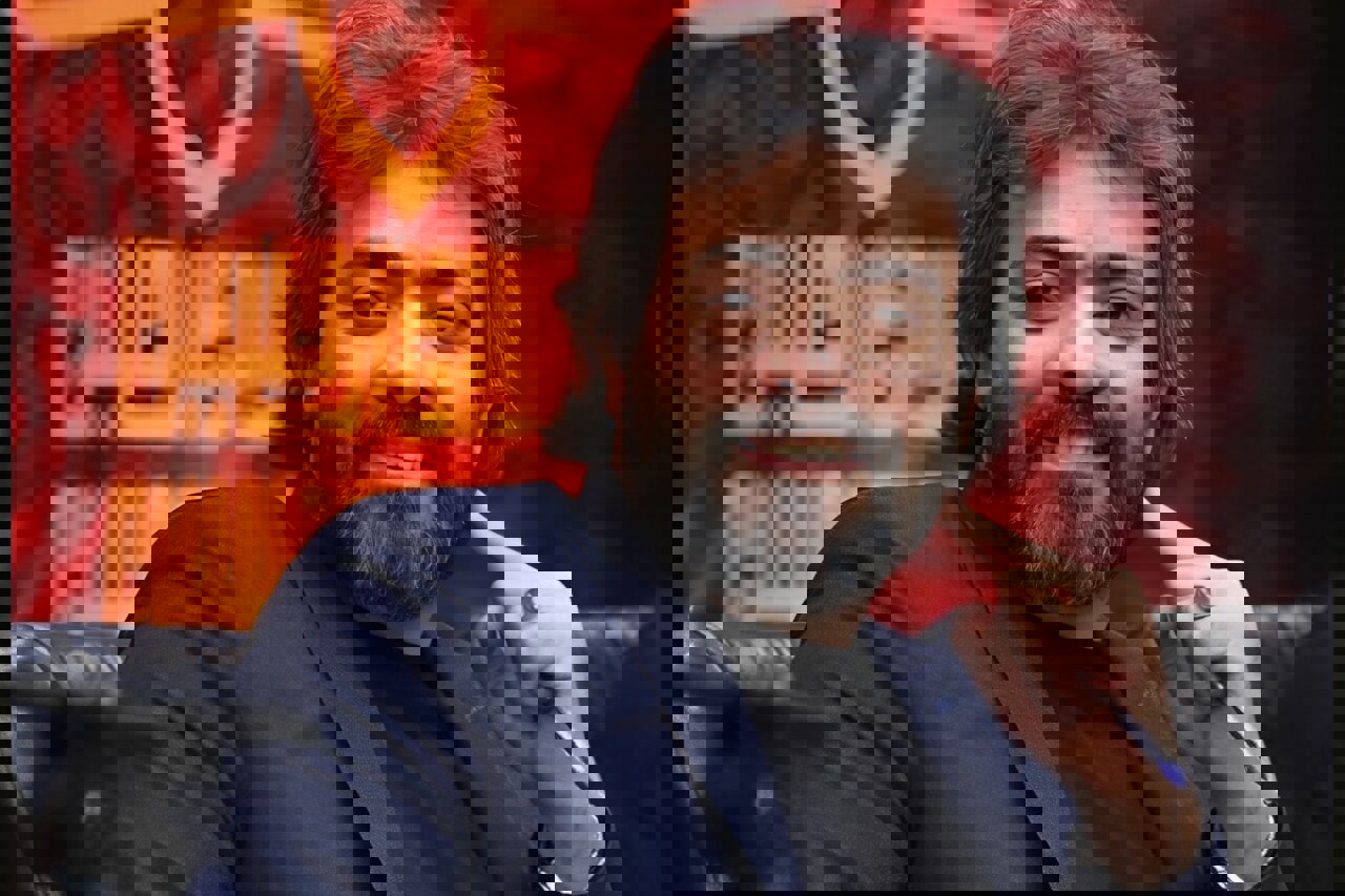 بگو به دیو که این لشکر سلیمانی است