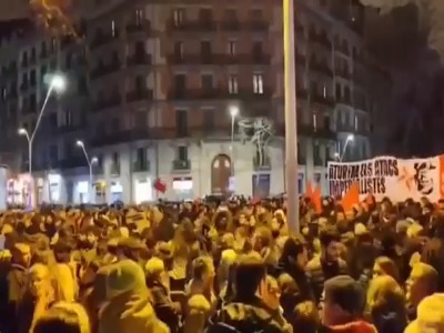 تظاهرات در بارسلون علیه ربایش مادورو، رئیس‌جمهور ونزوئلا