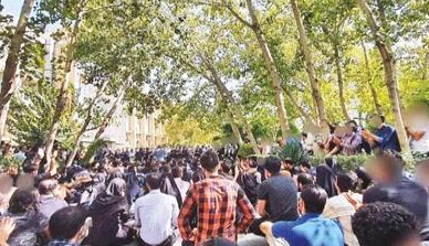 اعتماد گزارش داد: حق تجمع، چهاردهه معلق و مشروط