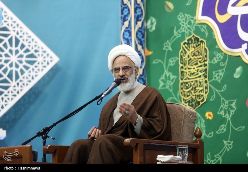 حاجی‌صادقی: آمریکا آرزوی سلطه بر ایران را به گور خواهد برد