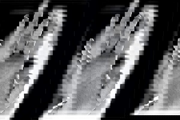 کشف محتوای کودک آزاری در داده های آموزش هوش مصنوعی آمازون