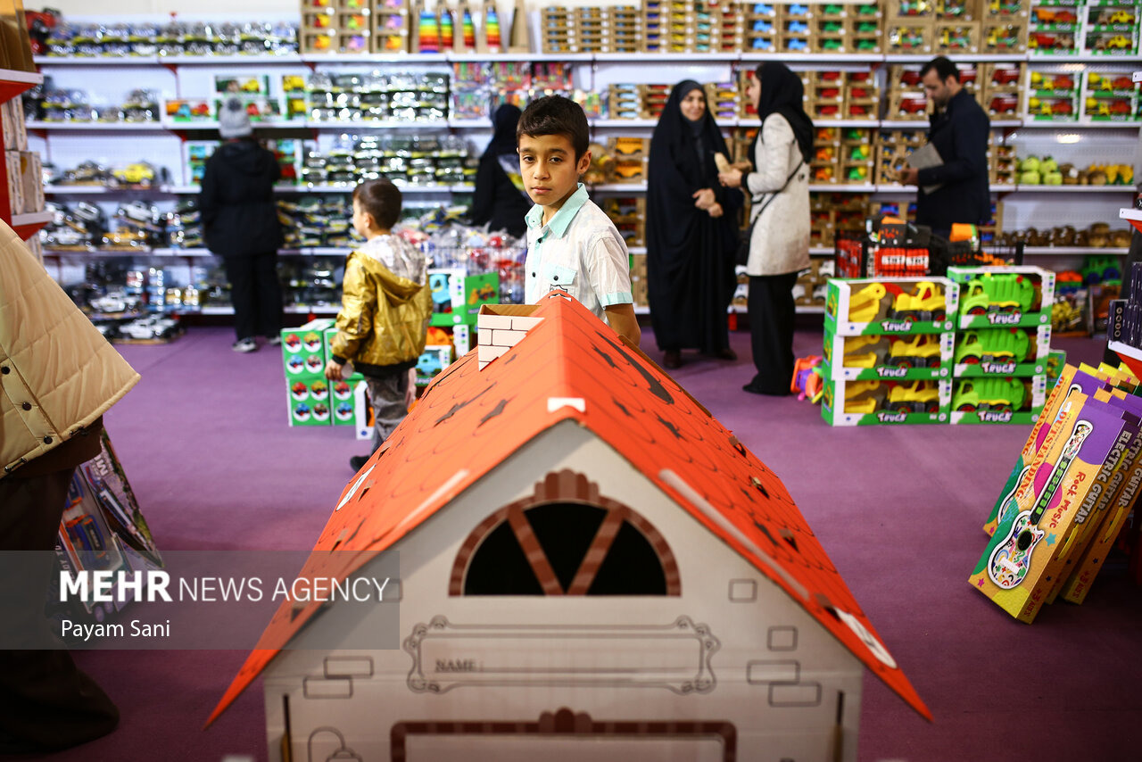 اغتشاشات، بازار اسباب‌بازی را هم خراب کرد/ تولید با حداقل توان