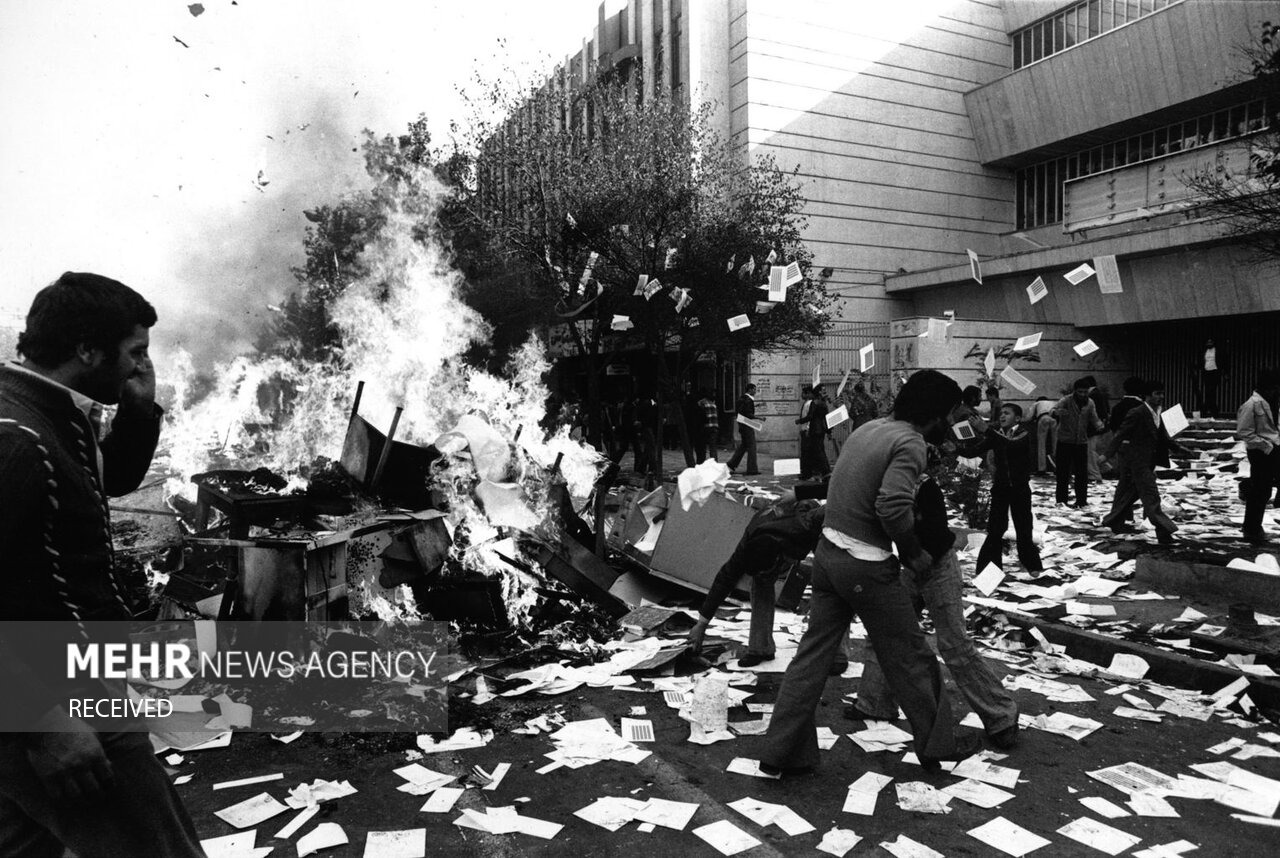 نظر گلابدره‌ای درباره اعلامیه‌های امام خمینی/ بیایید وطن را وطن کنیم!