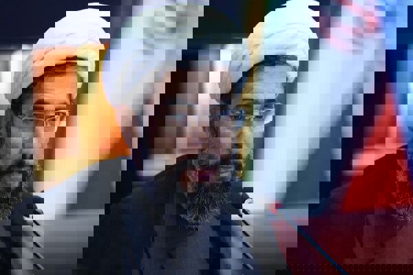 باز کردن فضای گفتگو می‌تواند به حاکم شدن آرامش در دانشگاه‌ها کمک کند