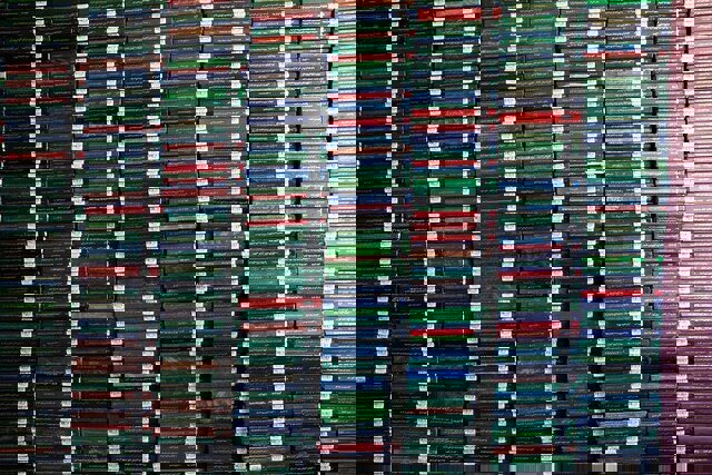 حل یک چالش مزمن آموزش عالی با سامانه سازماندهی خودکار پایان‌نامه‌ها