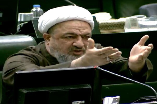 طعنه رسایی به قائم پناه: توییت را خودتان نوشتید یا فرزندی که در آمریکا اقامت دارد؟!