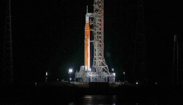 موشک ماه‌نشین ناسا به مشکل خورد