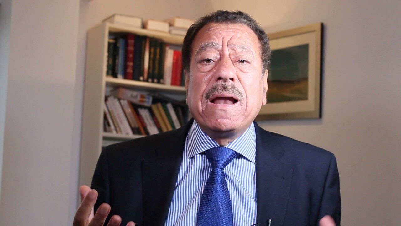 عطوان: مذاکرات، ترامپ را از بالای درختی که خود بالا رفته بود، پایین آورد