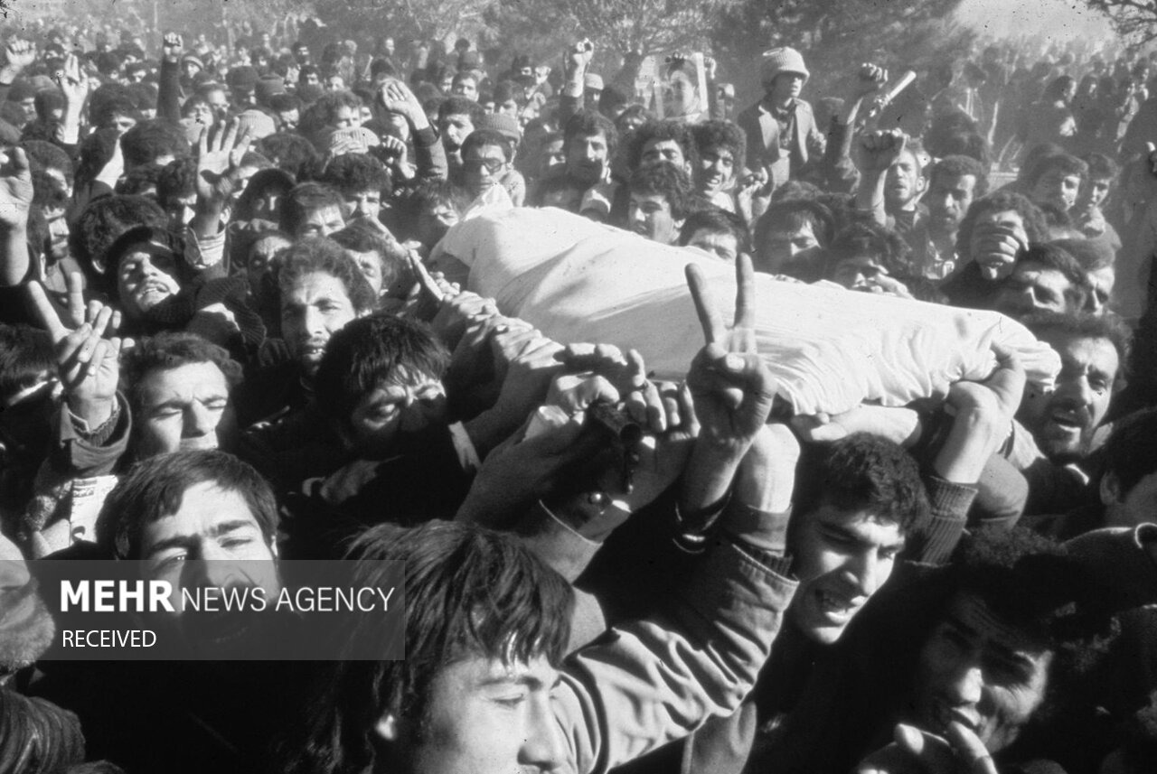 خیابان‌هایی که فراموش نمی‌شوند/ وقتی مردم با جانشان تاریخ نوشتند