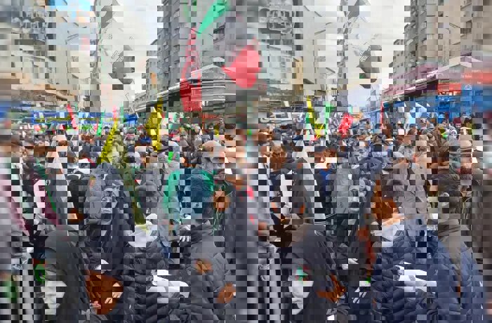 حضور رئیس دانشگاه تهران و اعضای هیئت رئیسه در راهپیمایی ۲۲ بهمن