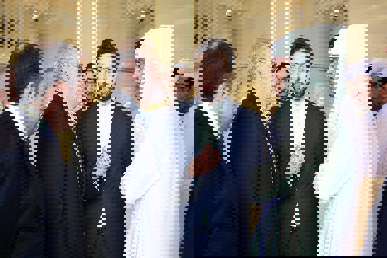 دیدار و گفتگوی لاریجانی با نخست‌وزیر و وزیر امورخارجه‌ی قطر