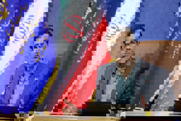 افشین: با تمام توان برای ساختن آینده‌ای روشن تلاش می‌کنیم