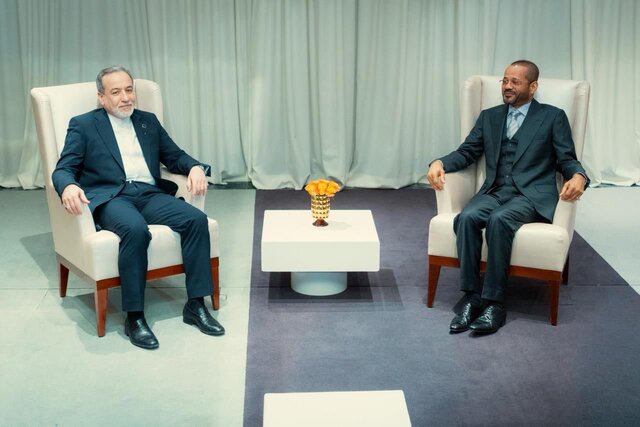 روایت وزارت خارجه عمان از دیدار «عراقچی» و «البوسعیدی» در ژنو