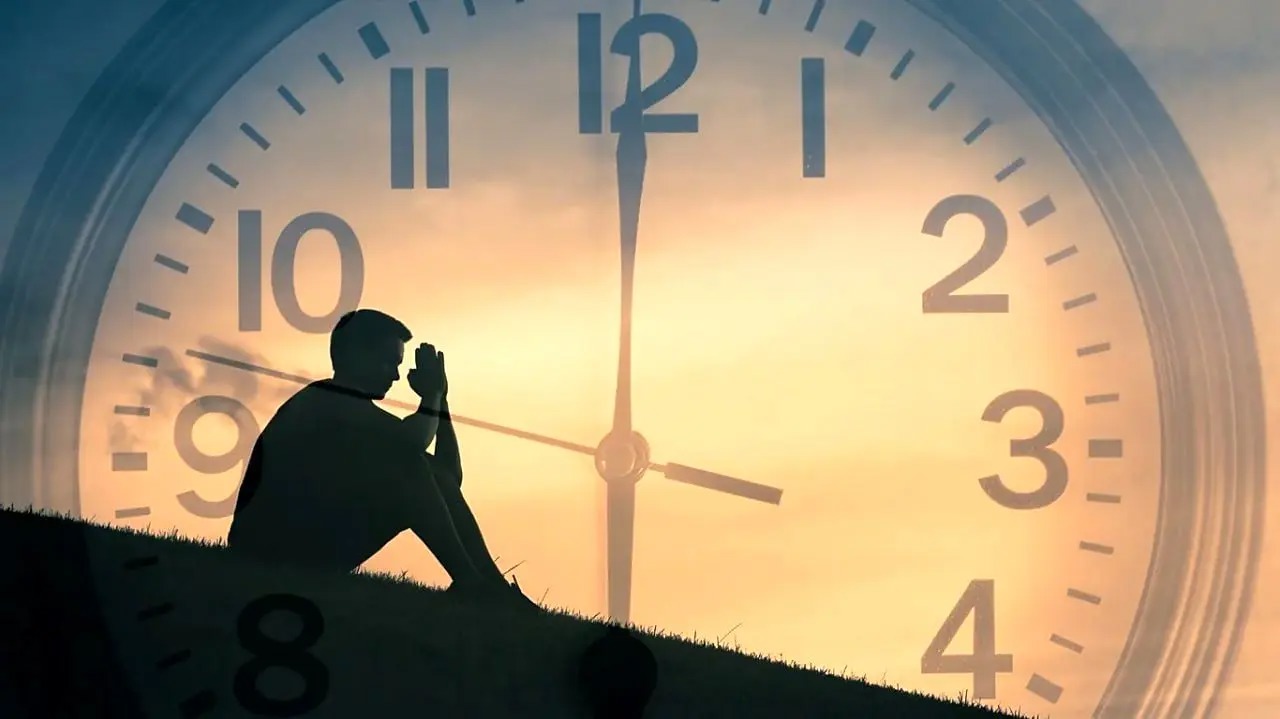 نظریه های علمی در مورد حس شتاب گرفتن زمان در بزرگسالی چه می‌گویند؟