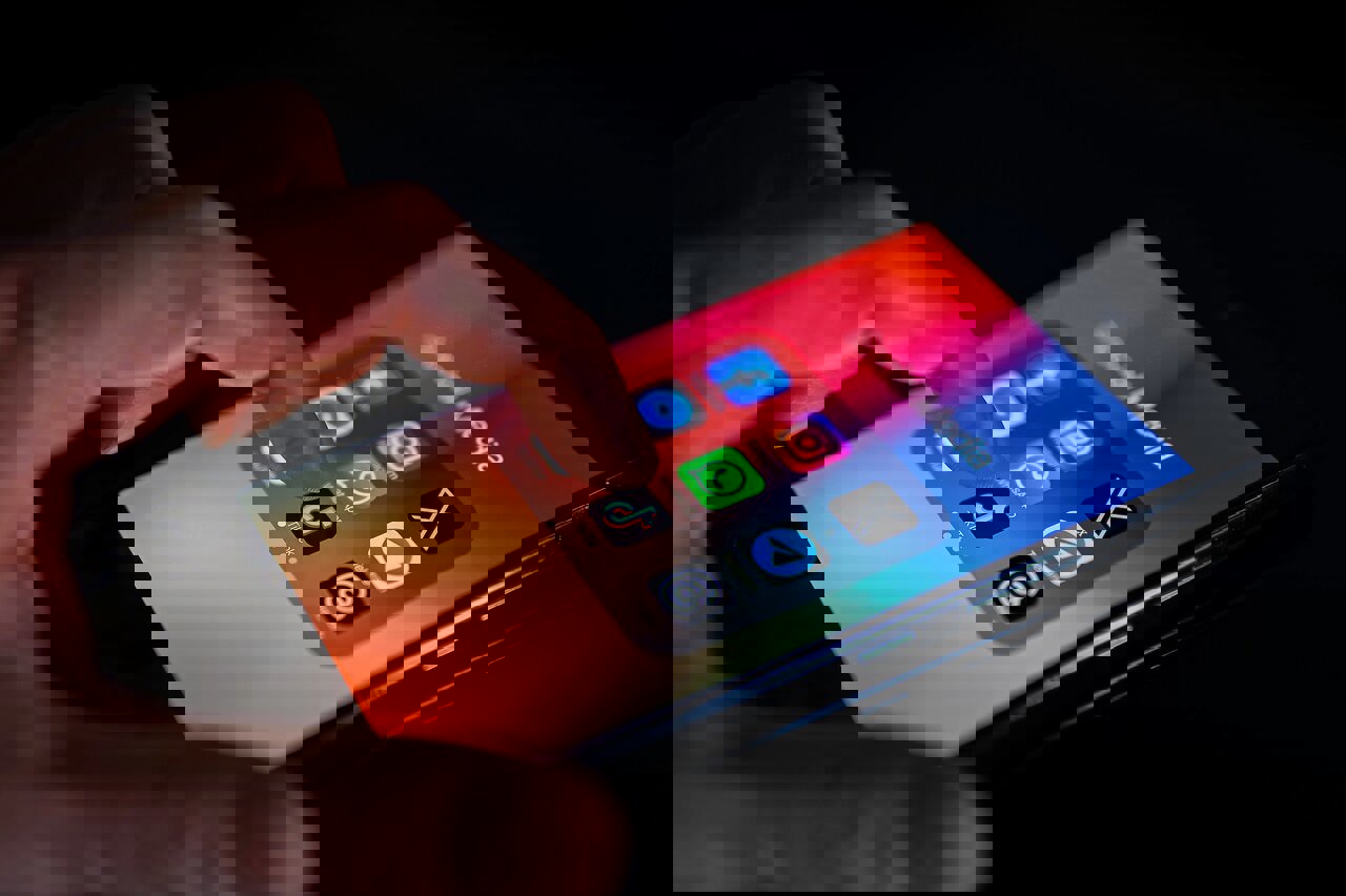 وقتی الگوریتم جای حقیقت می‌نشیند/ جهان کوچک ما پشت صفحه‌های بزرگ