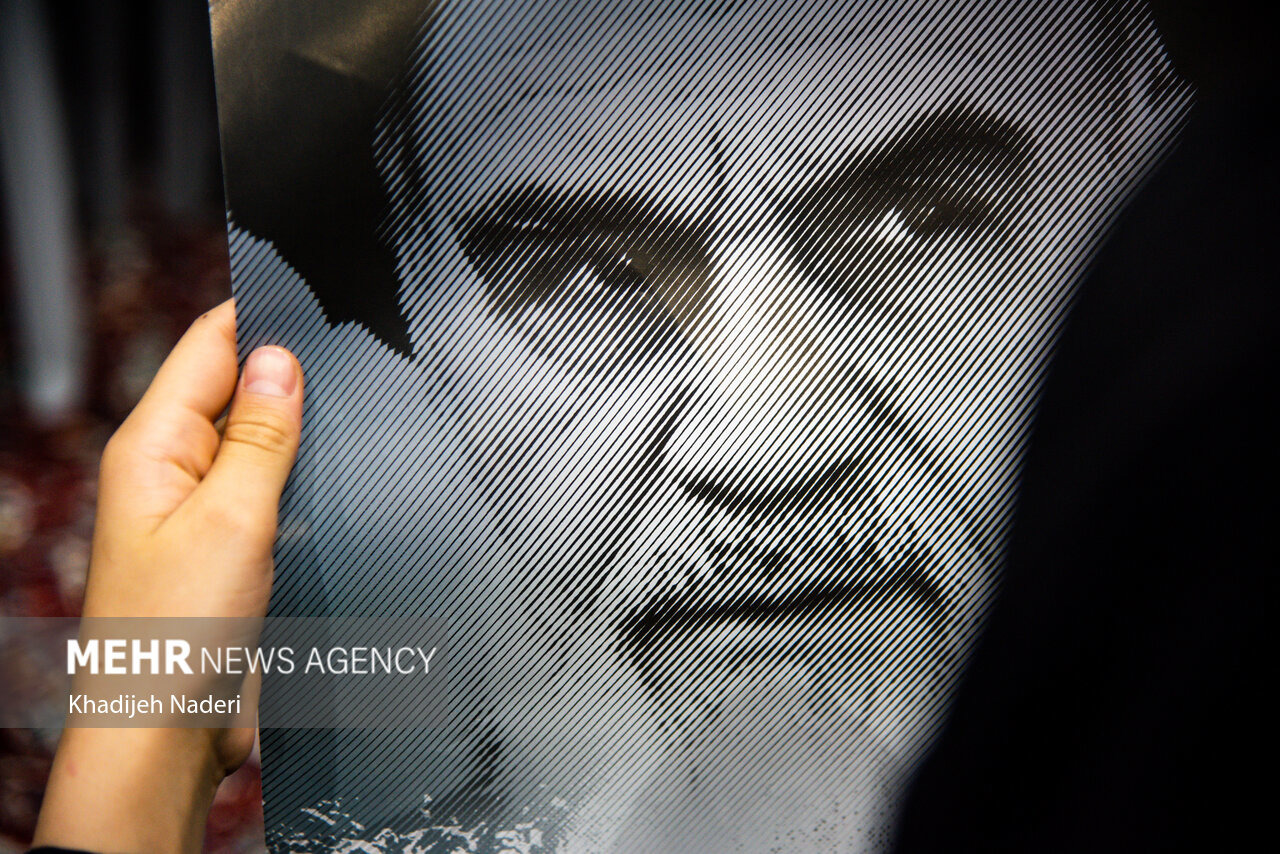 «خورشید در تبعید» به کتابفروشی‌ها رسید