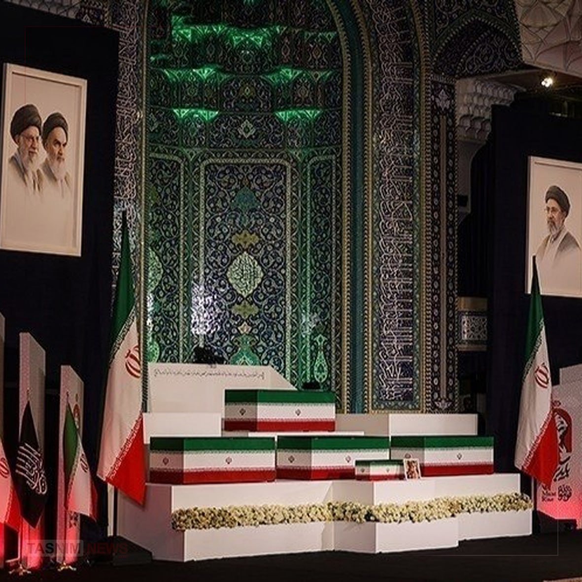 ادای احترام هیئت احزاب ترکیه به پیکر رهبر شهید