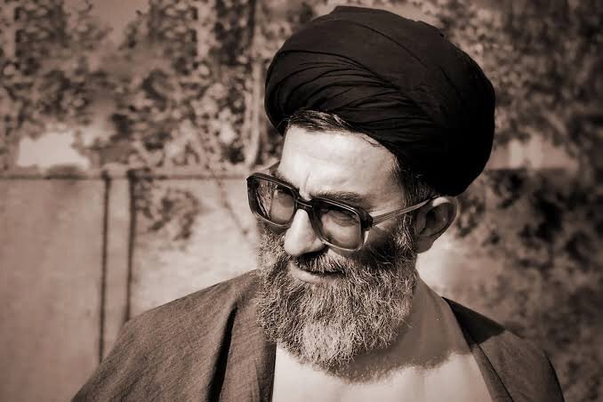 «پاسیاد پسر خاک» کدام چهره رهبر شهید انقلاب را نشان می‌دهد؟