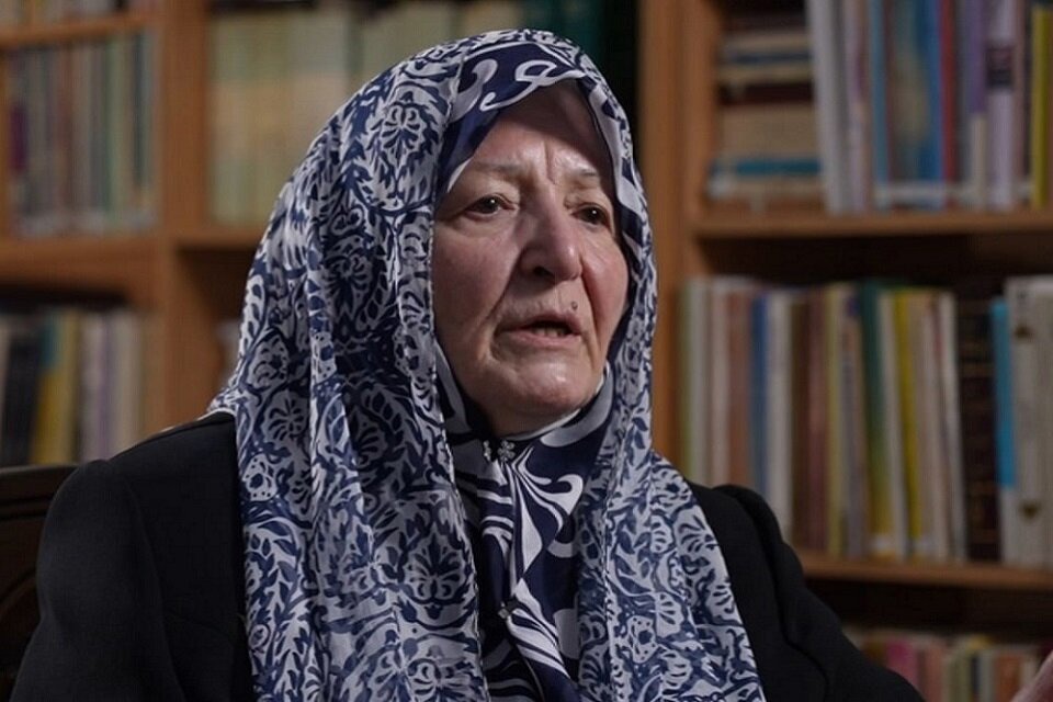 استادی که علم را به تعصب نفروخت