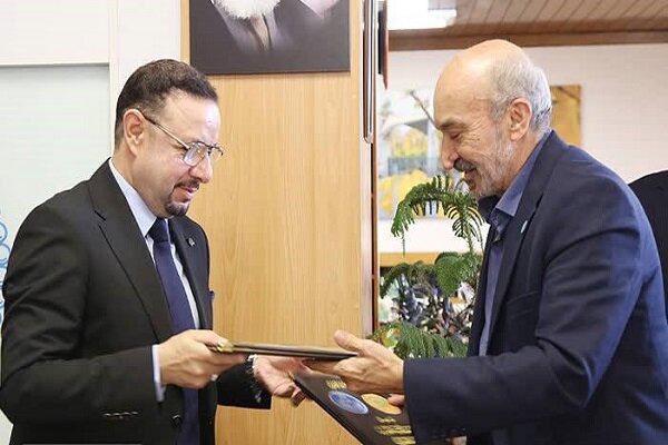 تمدید تفاهم نامه همکاری بین دانشگاه تهران و دانشگاه مستنصریه بغداد