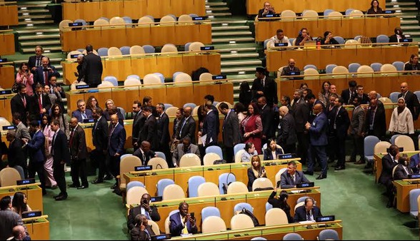 حضور و غیاب صندلی‌ها توسط هیات اسرائیلی هنگام سخنرانی نتانیاهو!