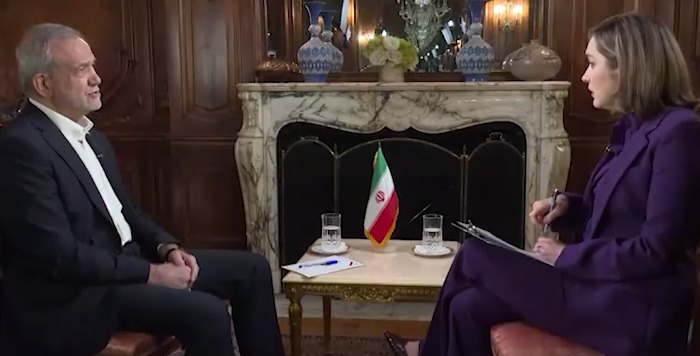 رئیس‌جمهور: من در زمان بمباران در پناهگاه نبودم و گاهی در یک روز به سه وزارتخانه سر می‌زدم