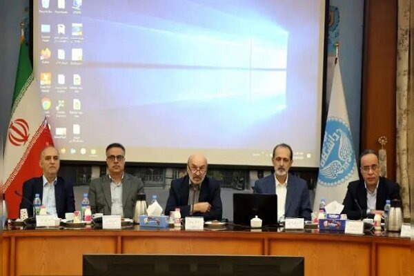 بی‌نظمی و عدم حضور اساتید غیر قابل اغماض است