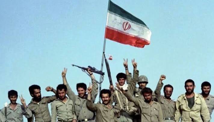 سرمقاله کیهان/ ایستادگی؛ رمز پیروزی در سه دفاع مقدس