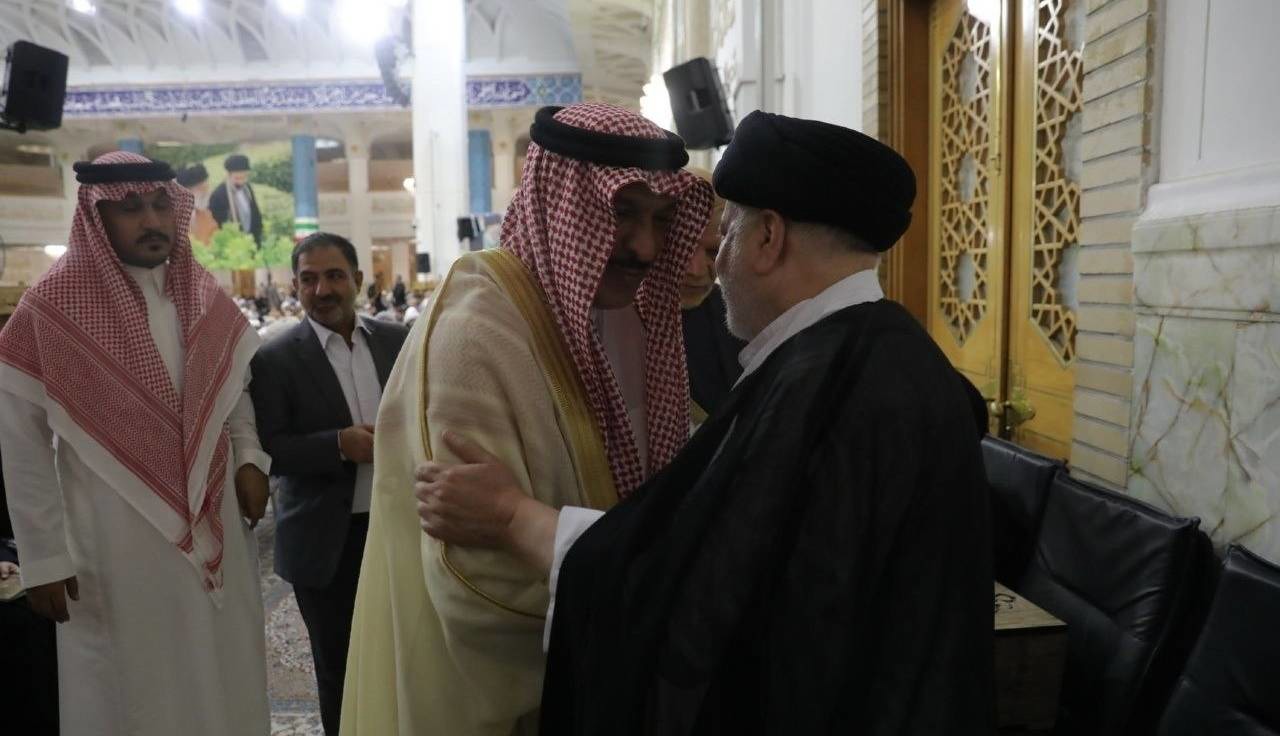 حضور سفیر عربستان در مراسم هفتمین شب ارتحال آیت‌الله‌ شبیری زنجانی در حرم حضرت معصومه (س)