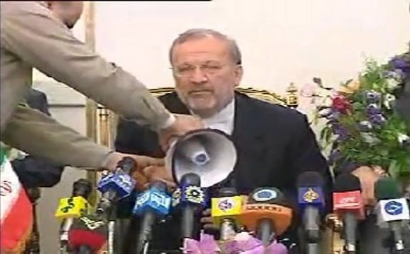 آقای متکی! توقع از شما، سخن گفتن مانند باسوادهاست