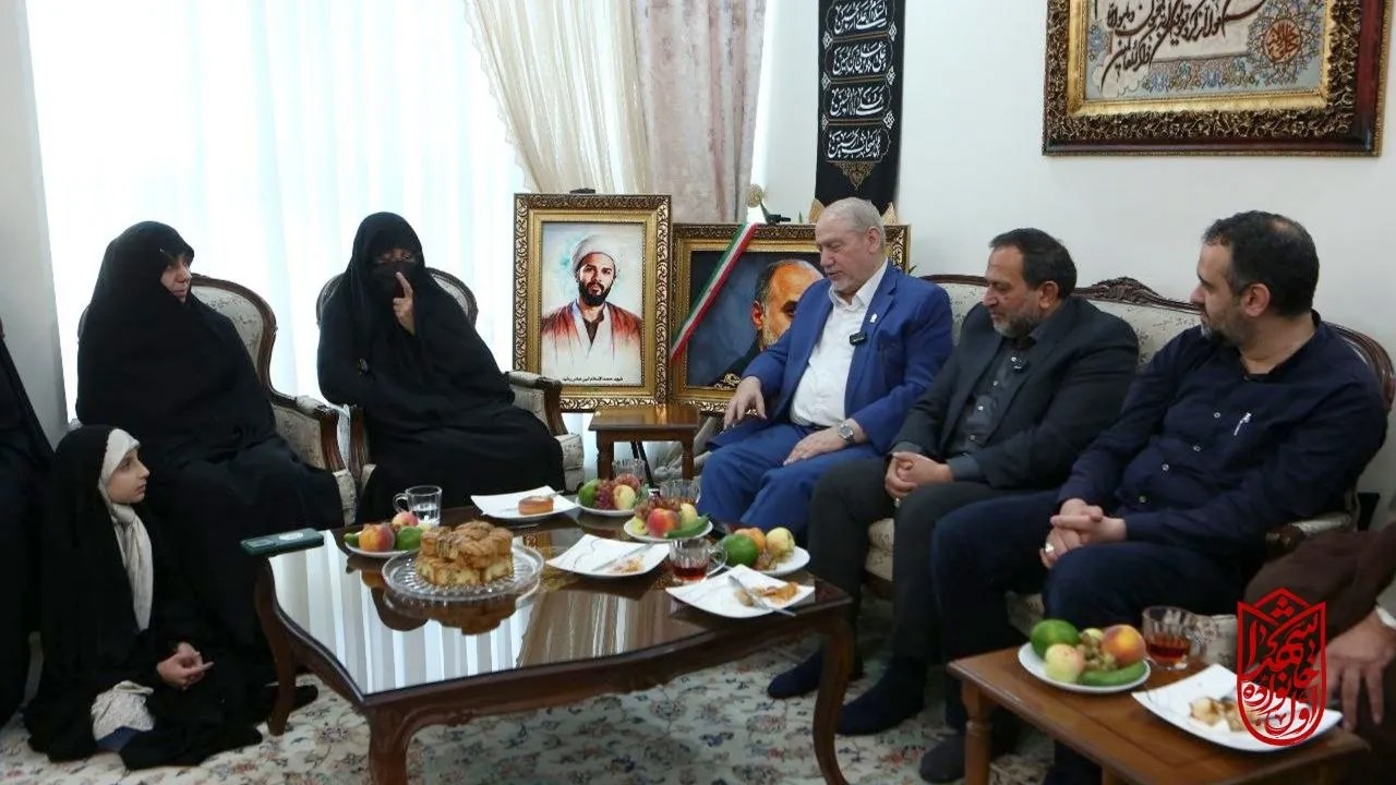 دیدار اعضای دفتر حفظ و نشر رهبر شهید انقلاب با خانواده سپهبد شهید رشید