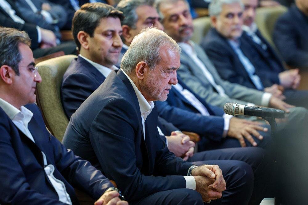 رونمایی از نخستین ربات پستچی و نسل سوم نشانی استاندارد