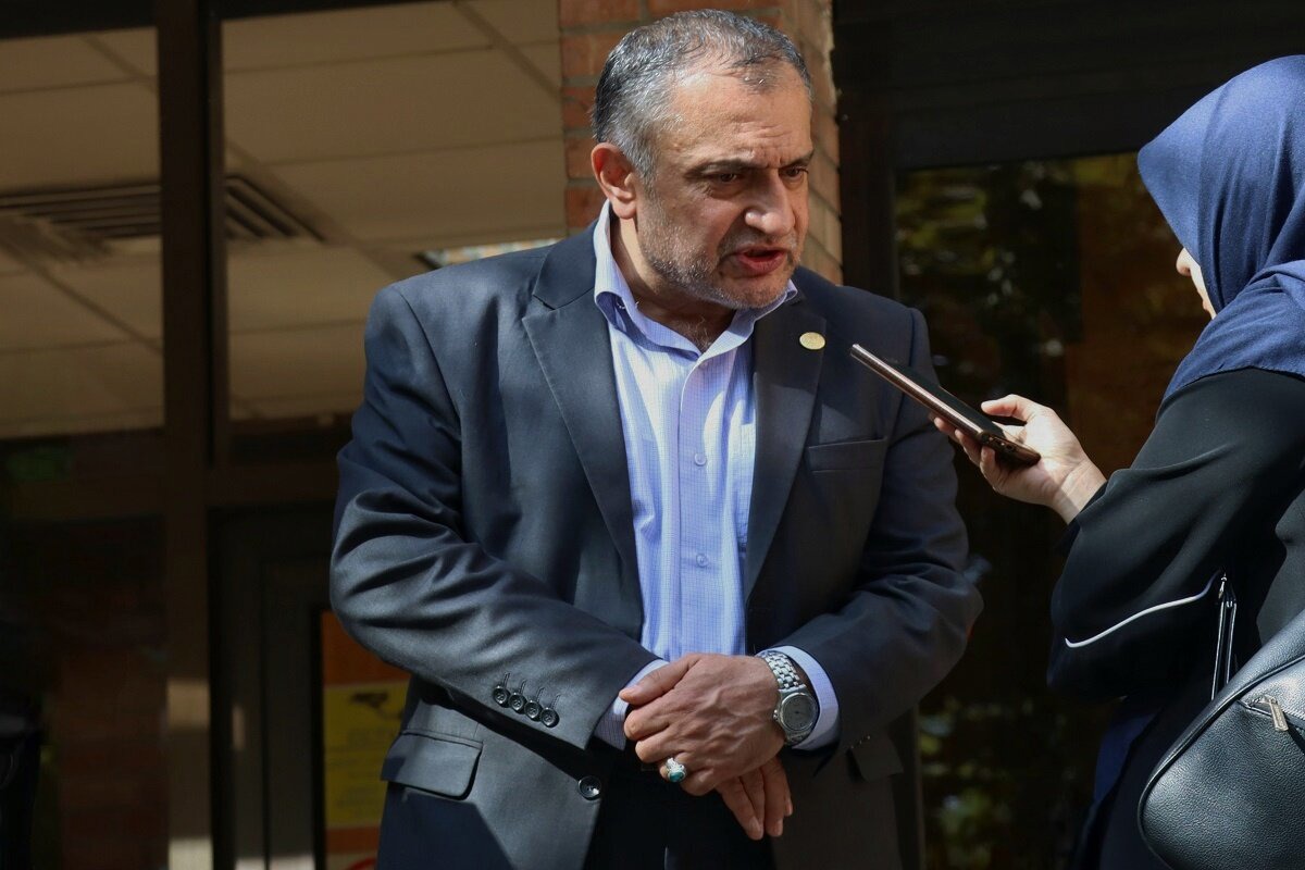 واکنش رئیس دانشگاه شریف به انتخاب رشته کامپیوتر توسط برترین‌های کنکور